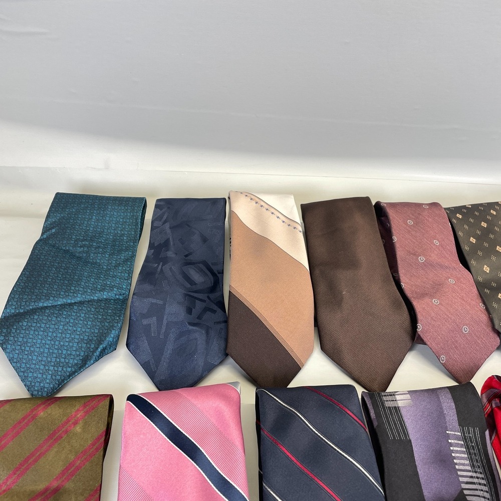 Lot of 18 Mens Neck Ties Mixed Patterns Colors Varied Lengths‎ Widths - Vintage - Picture 2 of 6